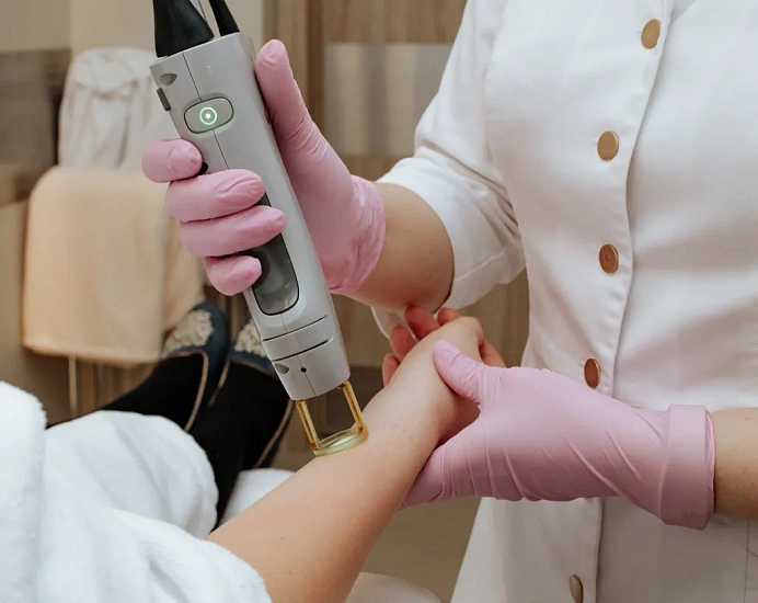 The Candela GentleLASE Pro-U uses an alexandrite laser for effective and fast hair removal.