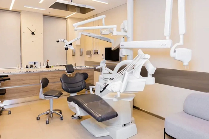 Professional oral hygiene procedure in Moscow