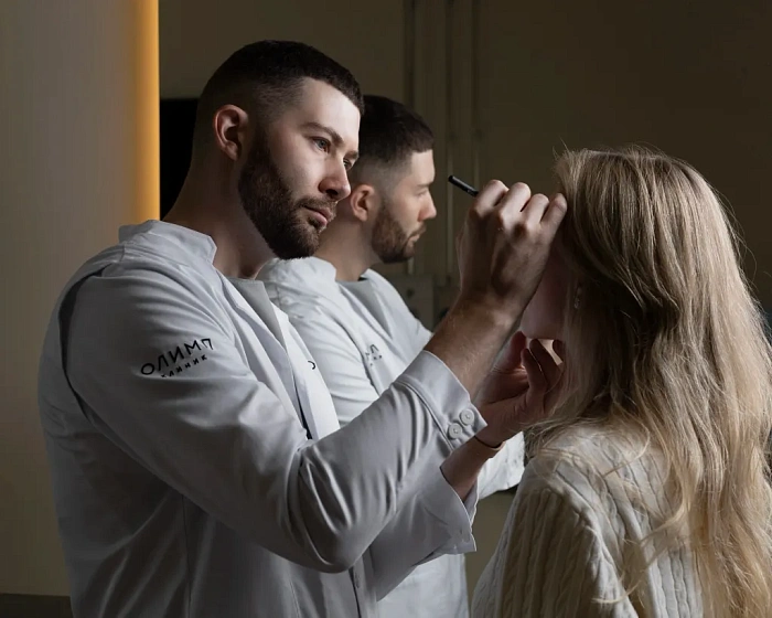 Upper blepharoplasty consultation
